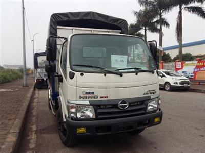 Xe tải Hino WU342L 4.5 tấn sat xi ngắn
